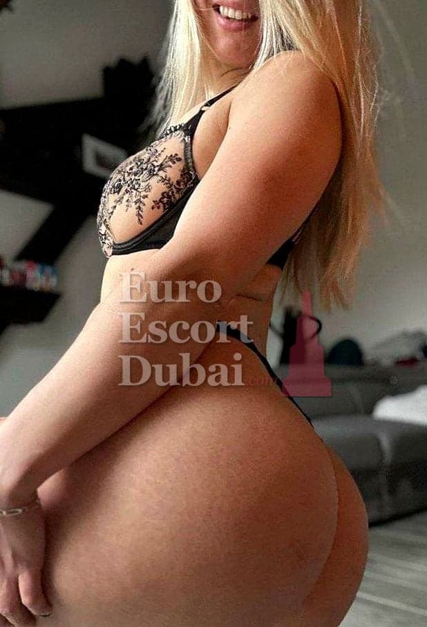 Annalise, 27, escort in Abu Dhabi — blonde hair, Belgian (photo 1 of 4)