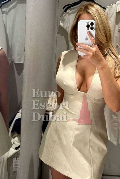 Dana, 25, escort in Dubai — blonde hair, Kazakh (photo 4 of 13)