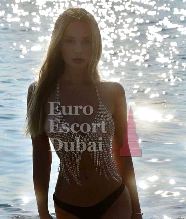 Anais, 30, escort in Dubai — blonde hair, 170 cm (photo 7 of 10)