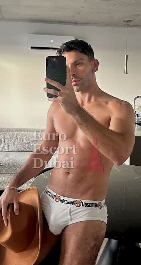 Jorge, 29, escort in Dubai — black hair, 170 cm (photo 3 of 6)