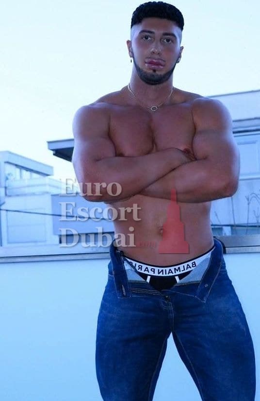 Mustafa, 28, escort in Dubai — black hair, 185 cm (photo 5 of 13)
