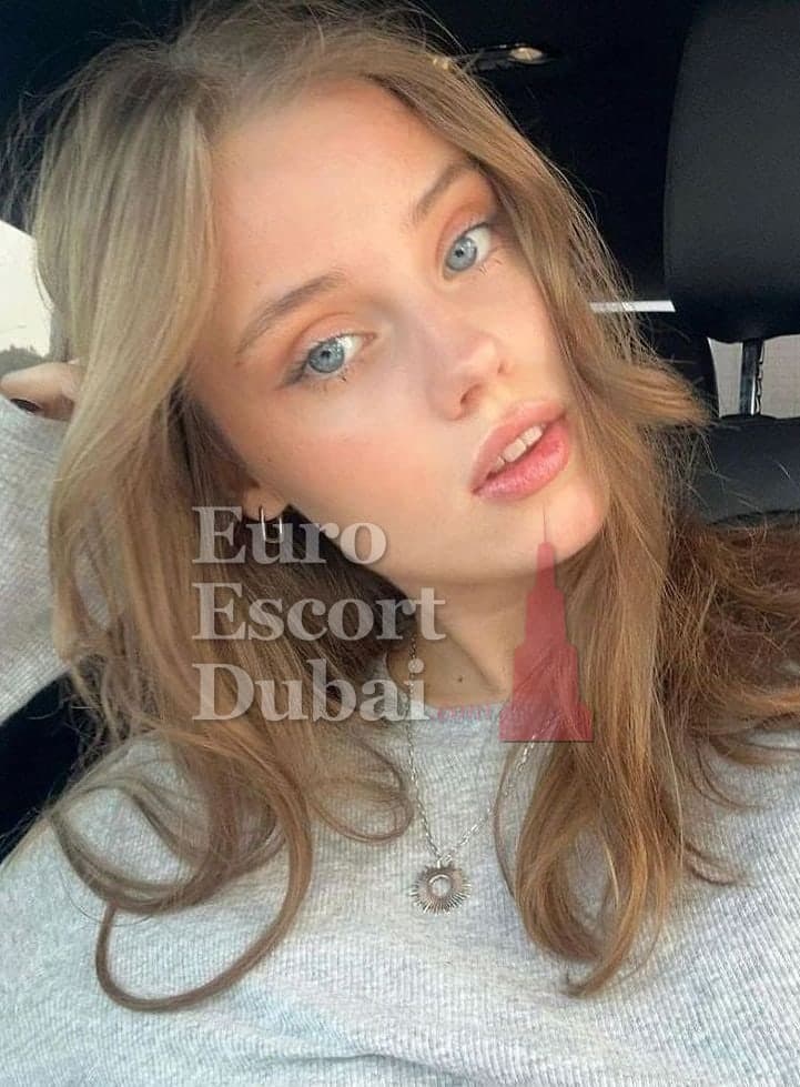 Avril, 20, escort in Dubai — brown hair, French (photo 1 of 6)