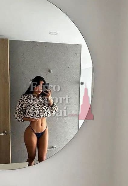 Isabelle, 27, escort in Dubai — blonde hair, German (photo 1 of 5)