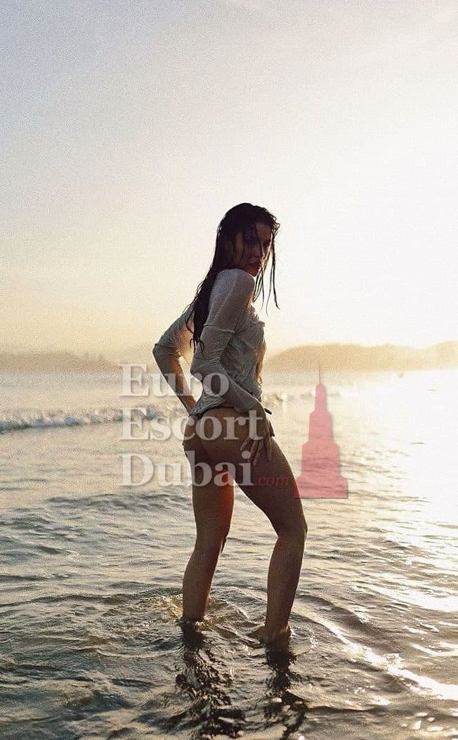 Jolina, 28, escort in Dubai — brown hair, British (photo 10 of 10)