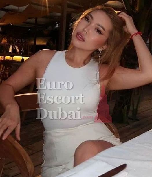 Dana, 25, escort in Dubai — blonde hair, Kazakh (photo 7 of 13)