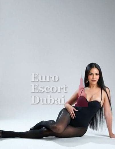Yna, 27, escort in Sharjah — black hair, Vietnamese (photo 7 of 13)