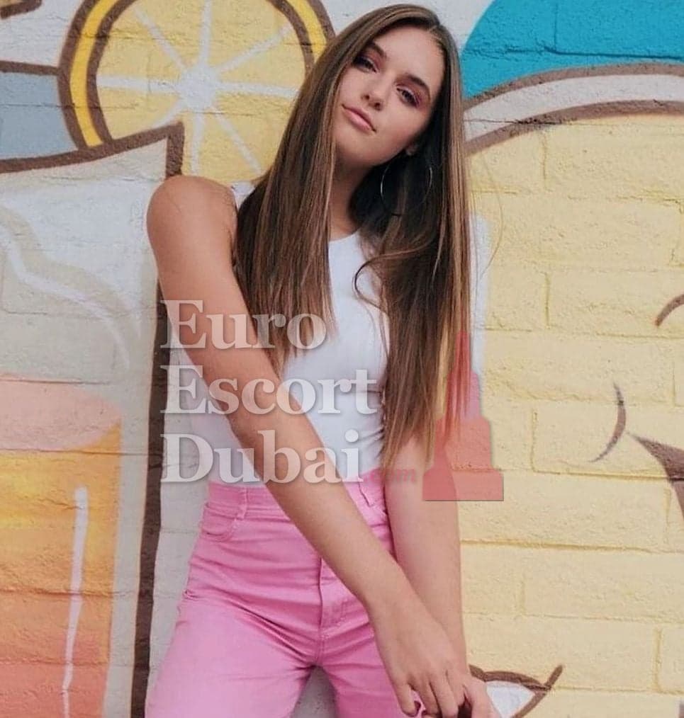 Gabriella, 26, escort in Dubai — 165 cm, black hair (photo 10 of 10)