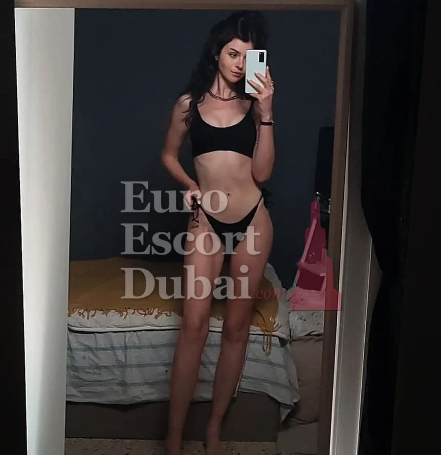 Charlotte, 27, escort in Dubai — brown hair, 168 cm (photo 1 of 8)