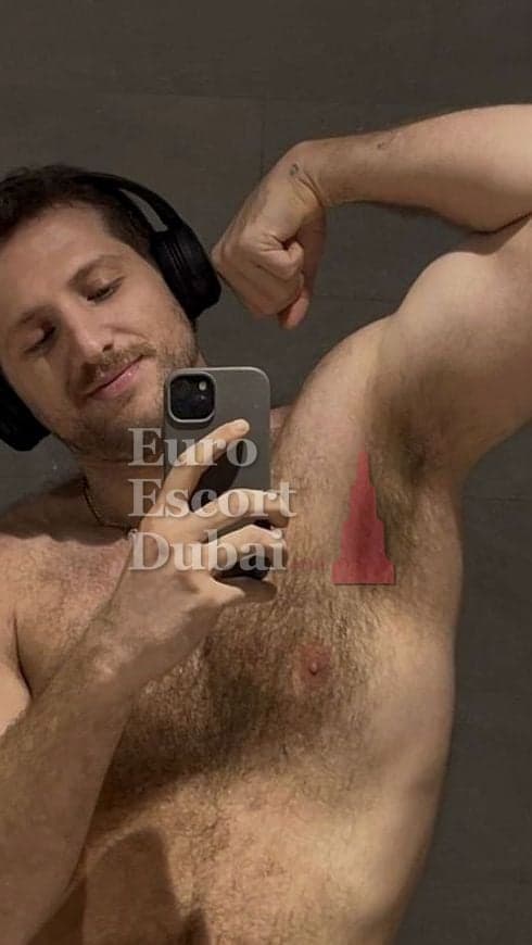 Amin, 32, escort in Dubai — 185 cm, brown hair (photo 2 of 5)