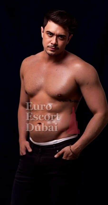 Ahmed, 28, escort in Dubai — 178 cm, black hair (photo 10 of 13)