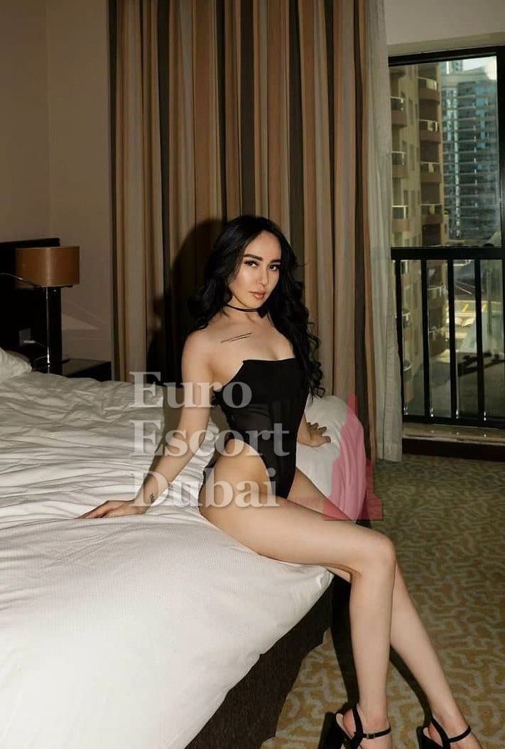 Suda, 31, escort in Dubai — black hair, 170 cm (photo 3 of 9)