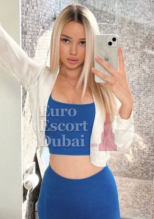 Elizaveta, 25, escort in Dubai — blonde hair, Russian (photo 7 of 10)