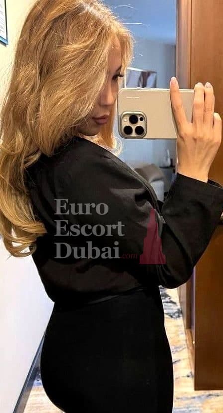 Dana, 25, escort in Dubai — 165 cm, blonde hair (photo 12 of 13)