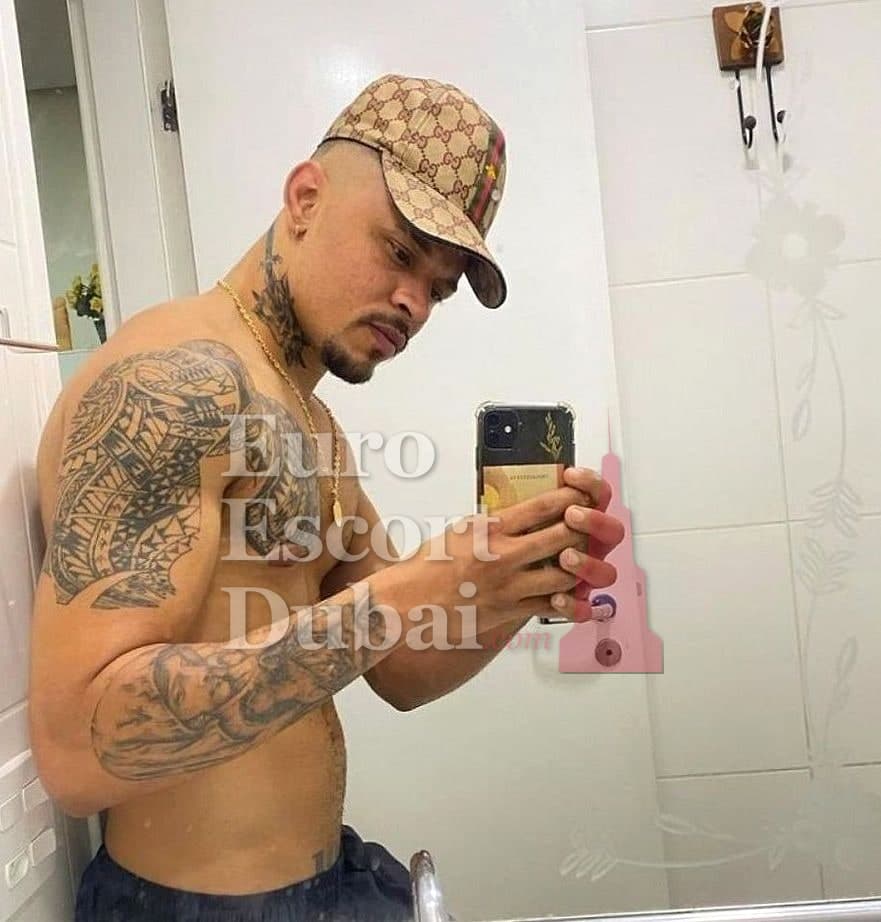 Adrian, 30, escort in Dubai — blonde hair, 185 cm (photo 5 of 13)