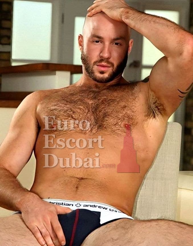 Nikita, 34, escort in Dubai — black hair, 188 cm (photo 7 of 12)