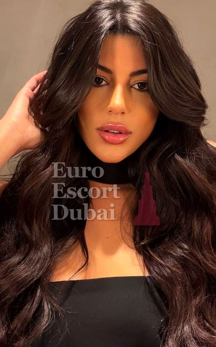 Kimberly, 27, escort in Abu Dhabi — 167 cm, brown hair (photo 6 of 6)