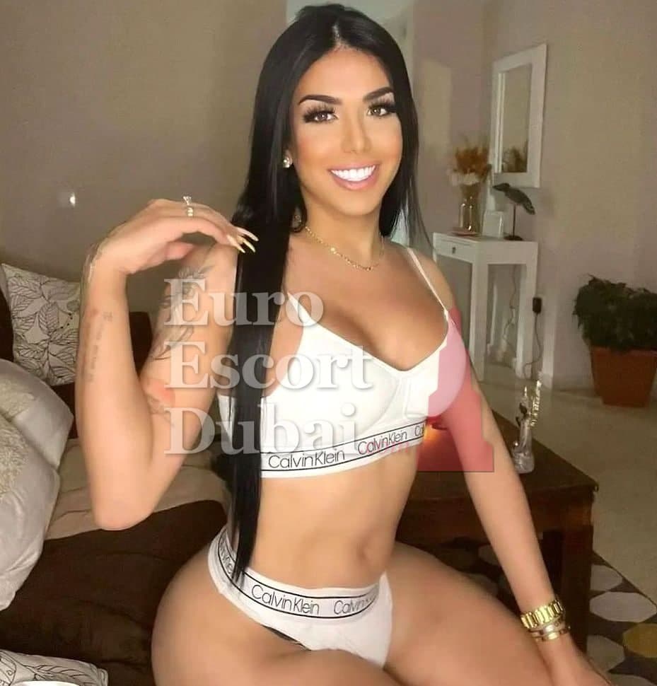 Maja, 29, escort in Al Ain — black hair, Dutch (photo 4 of 6)