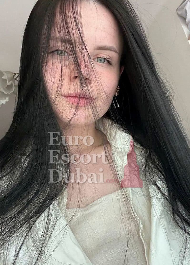 Kristyna, 25, escort in Dubai — 165 cm, black hair (photo 3 of 13)