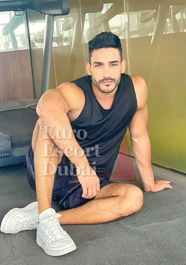 Yazan, 29, escort in Dubai — black hair, 180 cm (photo 13 of 13)
