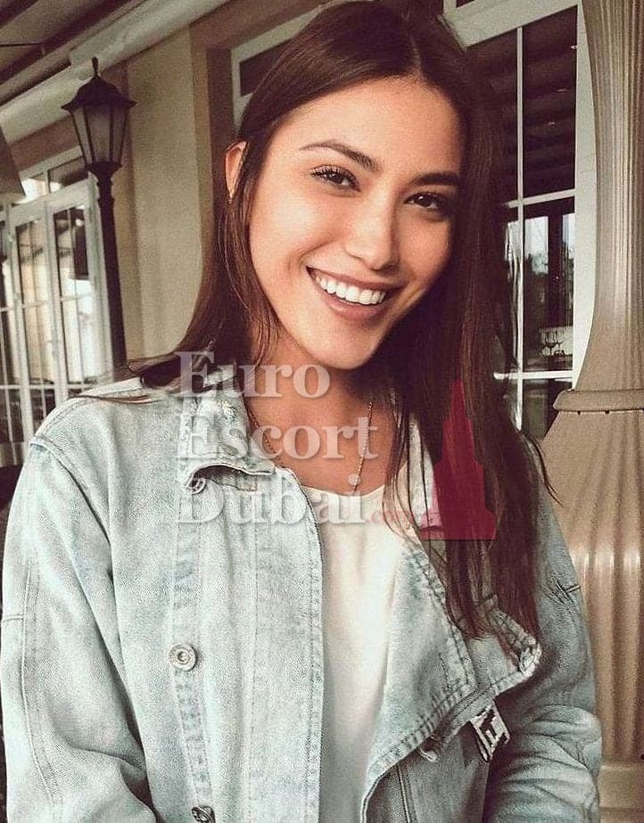 Ruby, 34, escort in Dubai — 167 cm, brown hair (photo 4 of 7)