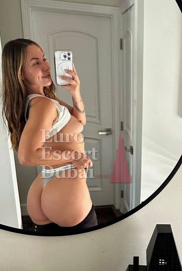 Melodie, 26, escort in Dubai — blonde hair, 175 cm (photo 1 of 4)