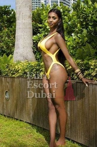 Micaela, 26, escort in Abu Dhabi — Brazilian, 180 cm (photo 5 of 13)