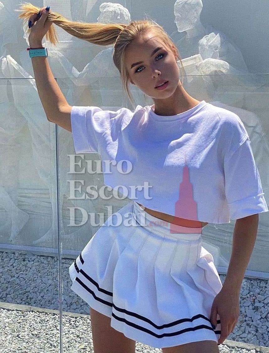Kardelen, 21, escort in Dubai — 168 cm, blonde hair (photo 6 of 6)