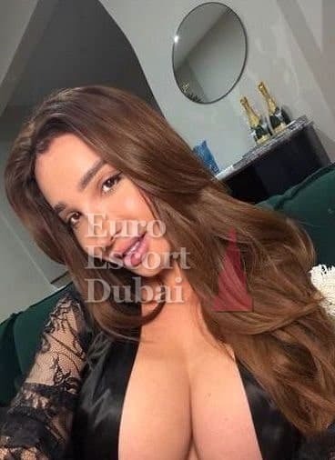 Karen, 25, escort in Dubai — 152 cm, brown hair (photo 3 of 13)
