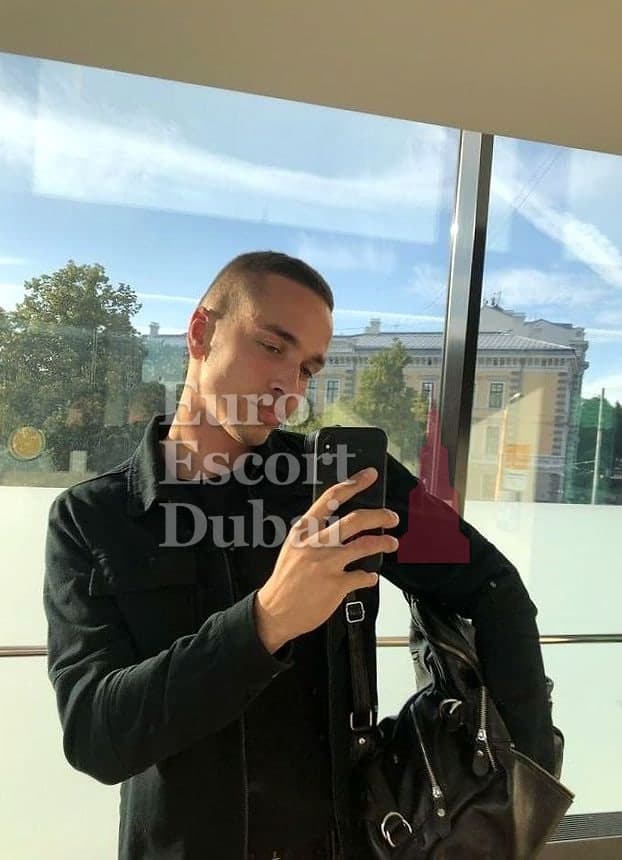 Lars, 28, escort in Dubai — brown hair, 185 cm (photo 7 of 13)