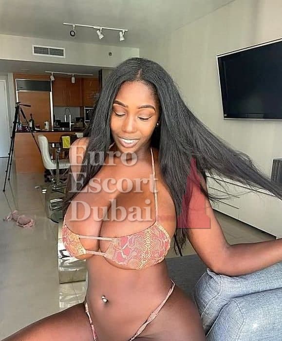 Abimbola, 35, escort in Dubai — black hair, 170 cm (photo 5 of 5)