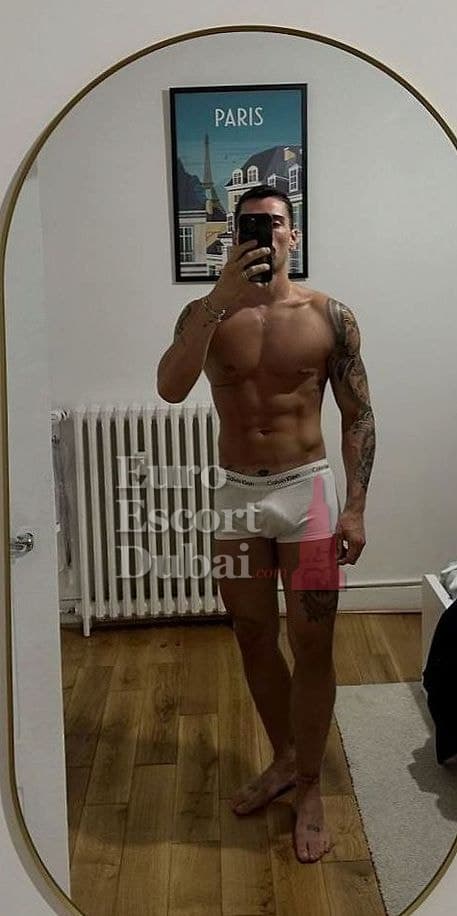 Ben, 25, escort in Dubai — black hair, 180 cm (photo 9 of 9)