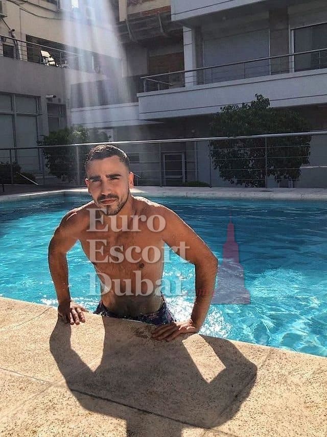 Hamza, 28, escort in Dubai — 173 cm, black hair (photo 9 of 10)