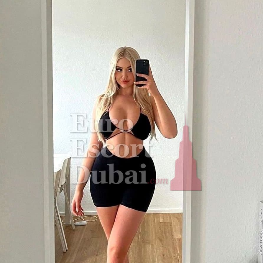 Eliana, 23, escort in Abu Dhabi — blonde hair, 168 cm (photo 1 of 4)