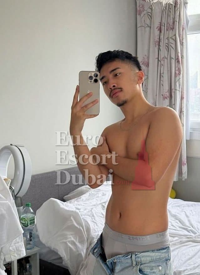 Leon, 23, escort in Dubai — black hair, 170 cm (photo 13 of 13)
