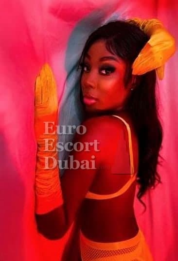 Carmela, 21, escort in Dubai — Brazilian, 174 cm (photo 8 of 10)