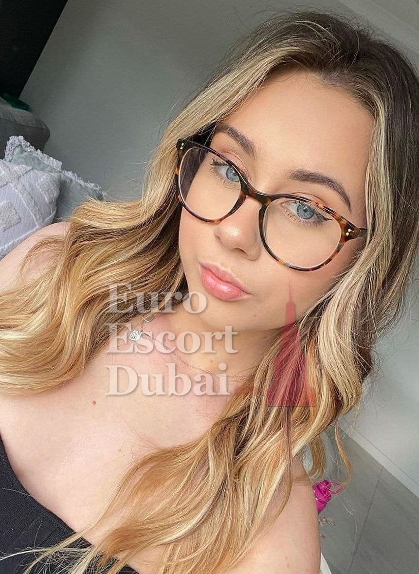 Nelli, 24, escort in Dubai — blonde hair, Dutch (photo 1 of 5)