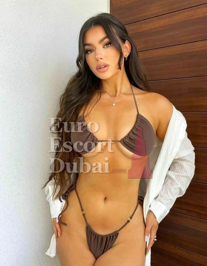 Tereza, 27, escort in Dubai — brown hair, 168 cm (photo 5 of 5)