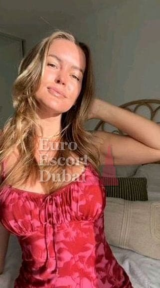 Arabella, 27, escort in Fujairah — blonde hair, 169 cm (photo 1 of 5)