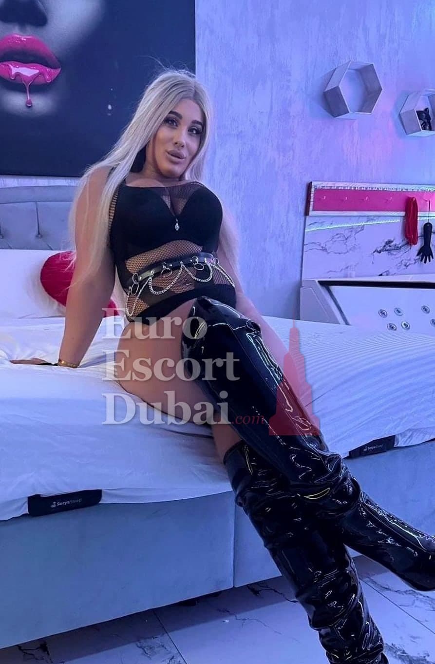Manuela Snow, 19, escort in Dubai — Colombian, 170 cm (photo 5 of 10)