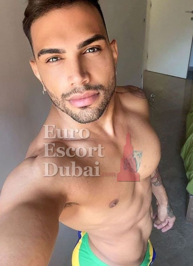 Pavel, 27, escort in Dubai — 183 cm, black hair (photo 6 of 7)