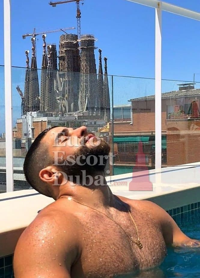 Marwan, 27, escort in Dubai — black hair, 173 cm (photo 11 of 13)