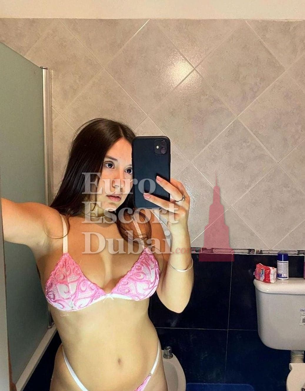 Ela, 23, escort in Dubai — 162 cm, brown hair (photo 3 of 5)
