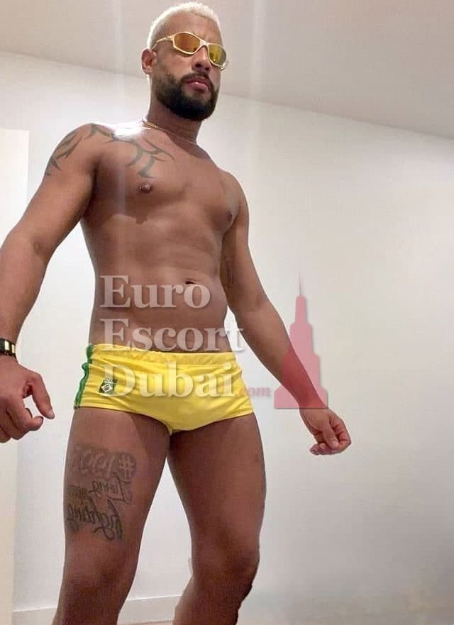 Miguel, 28, escort in Abu Dhabi — blonde hair, 180 cm (photo 1 of 10)
