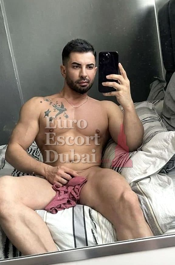 Damian, 30, escort in Dubai — black hair, 175 cm (photo 5 of 13)