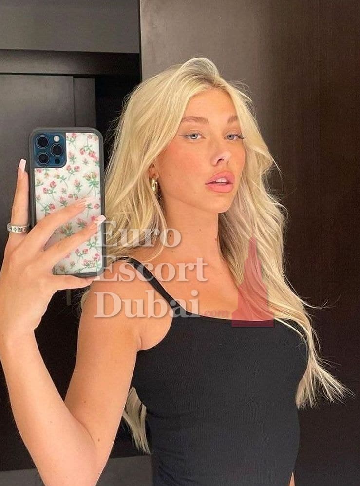 Tugce, 23, escort in Dubai — Turkish, 170 cm (photo 2 of 6)