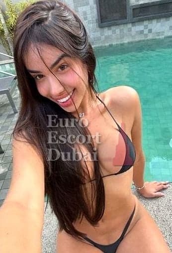 Alana, 23, escort in Dubai — 170 cm, black hair (photo 3 of 13)