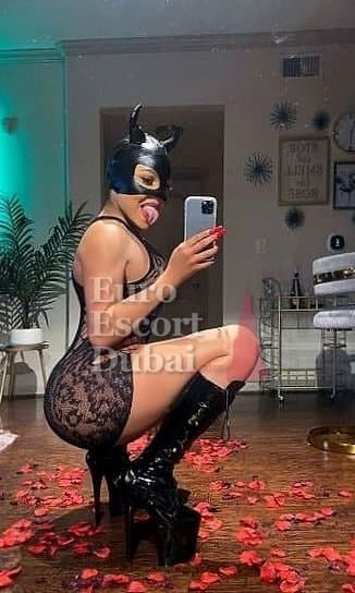 Valeria, 25, escort in Abu Dhabi — 167 cm, blonde hair (photo 12 of 13)