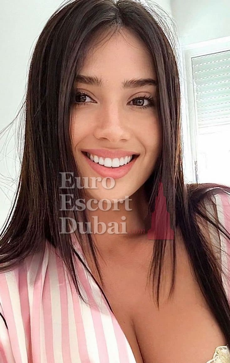 Clemence, 22, escort in Dubai — British, 167 cm (photo 8 of 10)