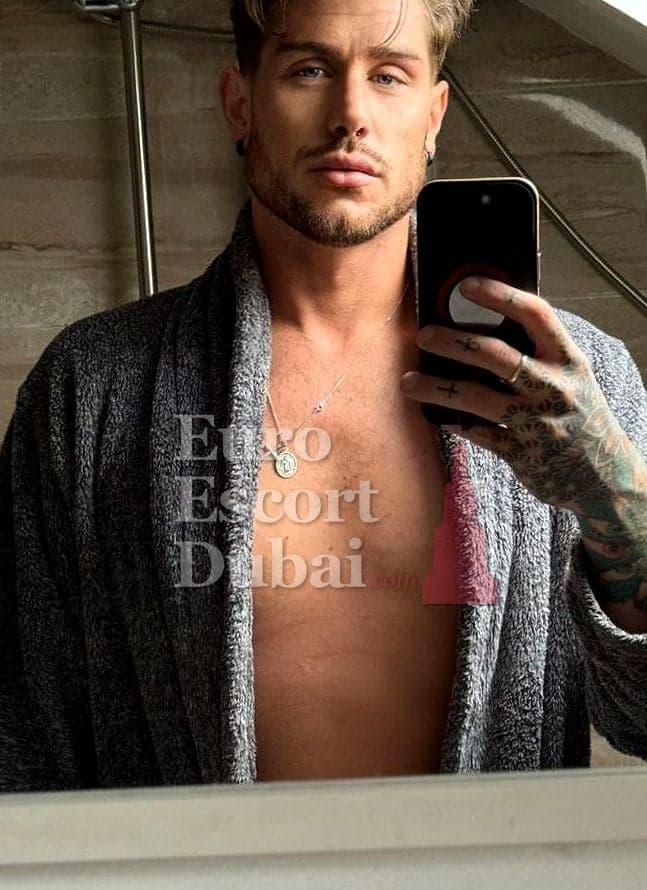 Arjun, 30, escort in Dubai — blonde hair, 190 cm (photo 5 of 5)