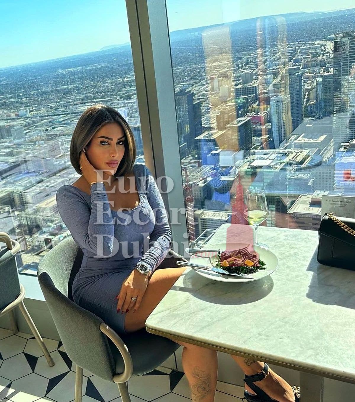 Mariam, 33, escort in Abu Dhabi — 173 cm, brown hair (photo 2 of 10)